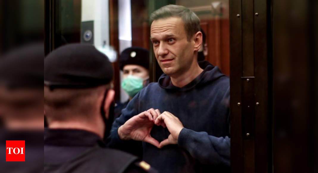 Sergei Smirnov: Russia jails journalist Sergei Smirnov over Alexei Navalny protest | World News - Times of India