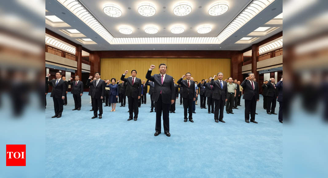 Ahead of CPC's centenary, Xi Jinping administers loyalty pledge to senior leaders - Times of India