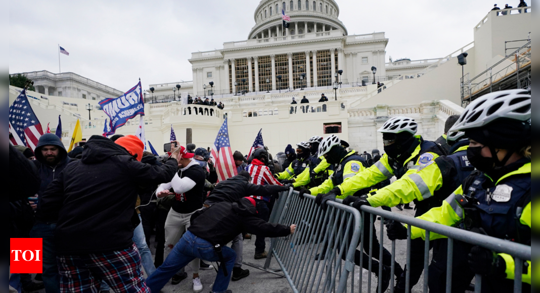 Chicago police officer charged in January 6 attack at Capitol - Times of India