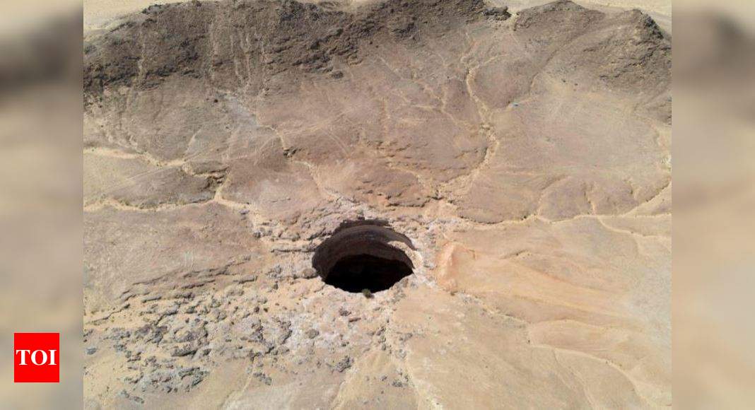 Danger and demons: Yemen's mysterious 'Well of Hell' - Times of India