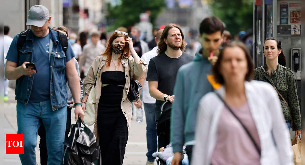 Face masks may become personal choice as UK lifts lockdown - Times of India