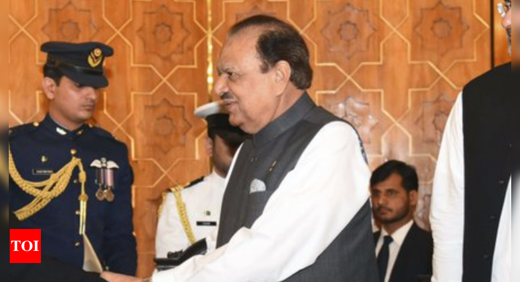 Mamnoon Hussain: Former Pakistan president Mamnoon Hussain passes away in Karachi | World News - Times of India