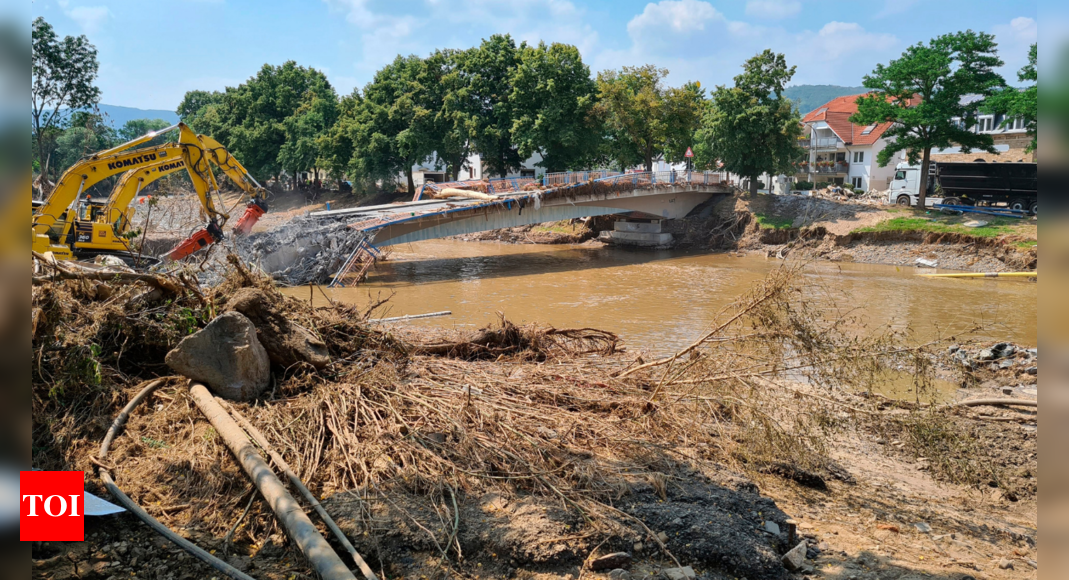 Residents of flood-hit German towns talk of short lead time - Times of India