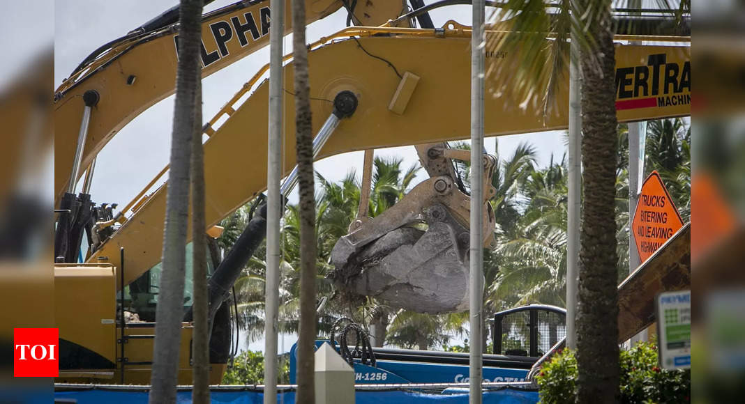 Search for bodies concludes at Florida condo collapse site - Times of India