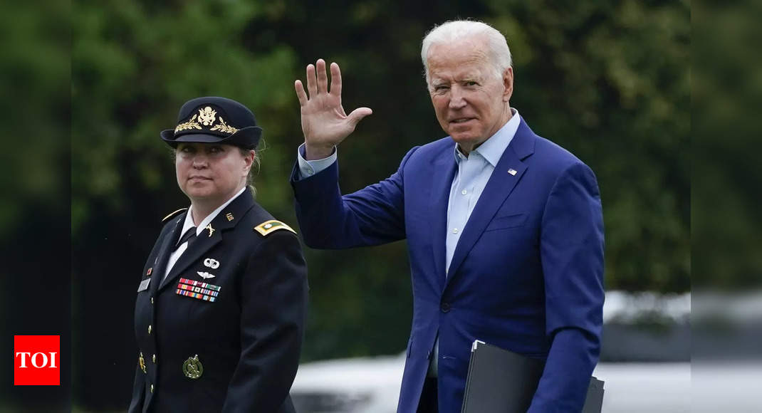 Defiant Joe Biden is face of chaotic Afghan evacuation - Times of India