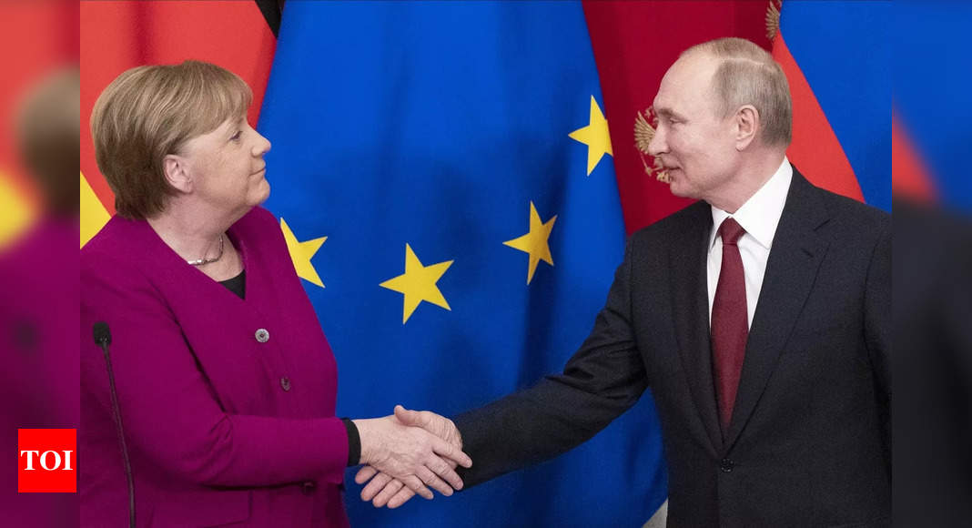 Merkel and Putin to discuss Afghanistan, other 'big' issues - Times of India