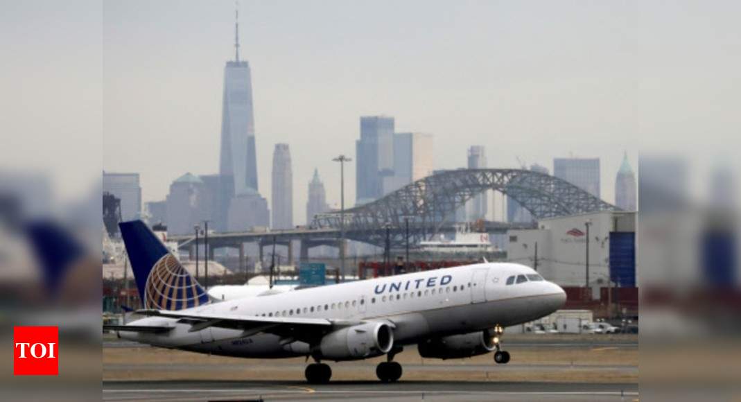 United Airlines makes Covid-19 shots compulsory for US employees - Times of India