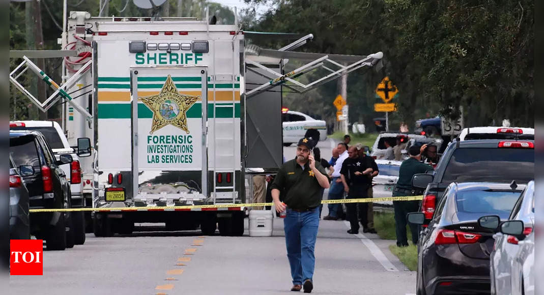 Florida gunman killed 4, including mom still holding baby - Times of India